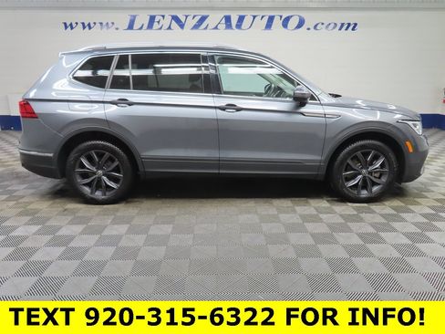 Used 2022 Volkswagen Tiguan SE image 2