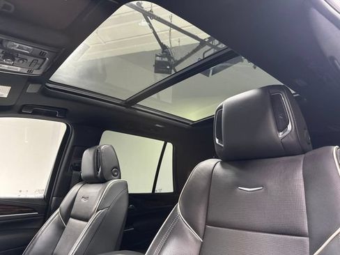 Used 2023 Cadillac Escalade Premium Luxury AWD/4WD image 14