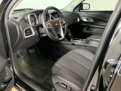 Used 2017 Chevrolet Equinox LT w/ Convenience Package image 28