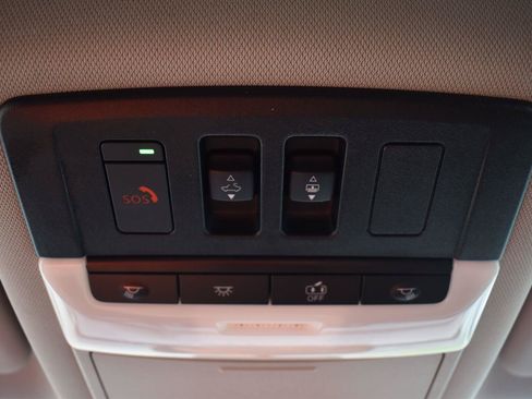 Used 2023 Nissan Rogue SV w/ SV Premium B Package FWD image 39