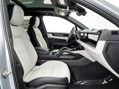 New 2026 Porsche Cayenne S AWD/4WD image 22