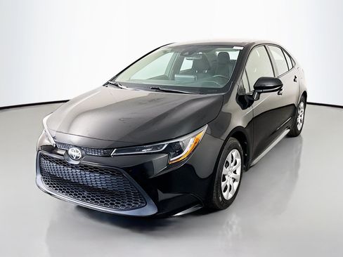 Used 2021 Toyota Corolla LE FWD image 4
