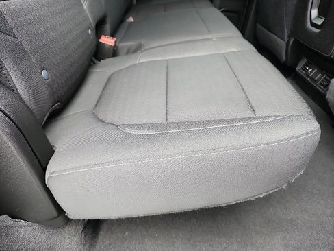 Used 2021 Chevrolet Silverado 1500 LT image 28