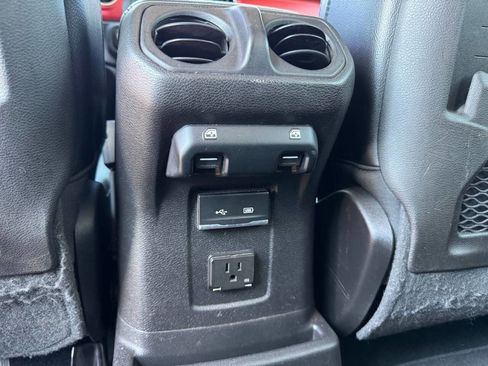 Used 2019 Jeep Wrangler Unlimited Rubicon AWD/4WD image 20