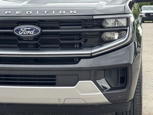 Certified 2025 Ford Expedition Platinum w/ Platinum Ultimate Package image 10