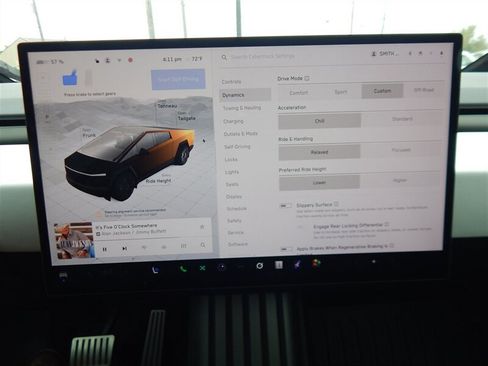 Used 2024 Tesla Cybertruck AWD Crew Cab image 31