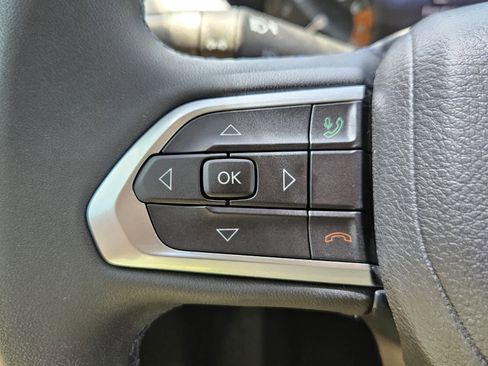 Used 2022 Jeep Compass Latitude image 12