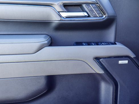 Used 2023 Chevrolet Silverado 1500 ZR2 w/ Technology Package image 12