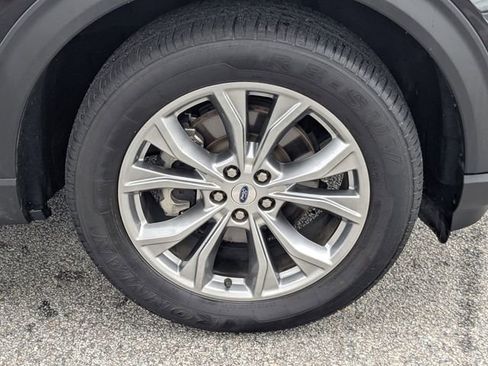 Used 2022 Ford Explorer XLT w/ Equipment Group 202A image 14