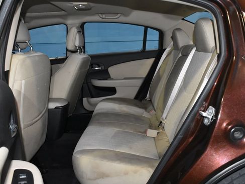 Used 2012 Chrysler 200 Touring FWD image 16