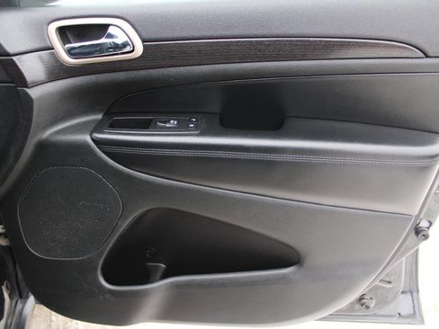 Used 2015 Jeep Grand Cherokee Laredo w/ Quick Order Package 23E image 6