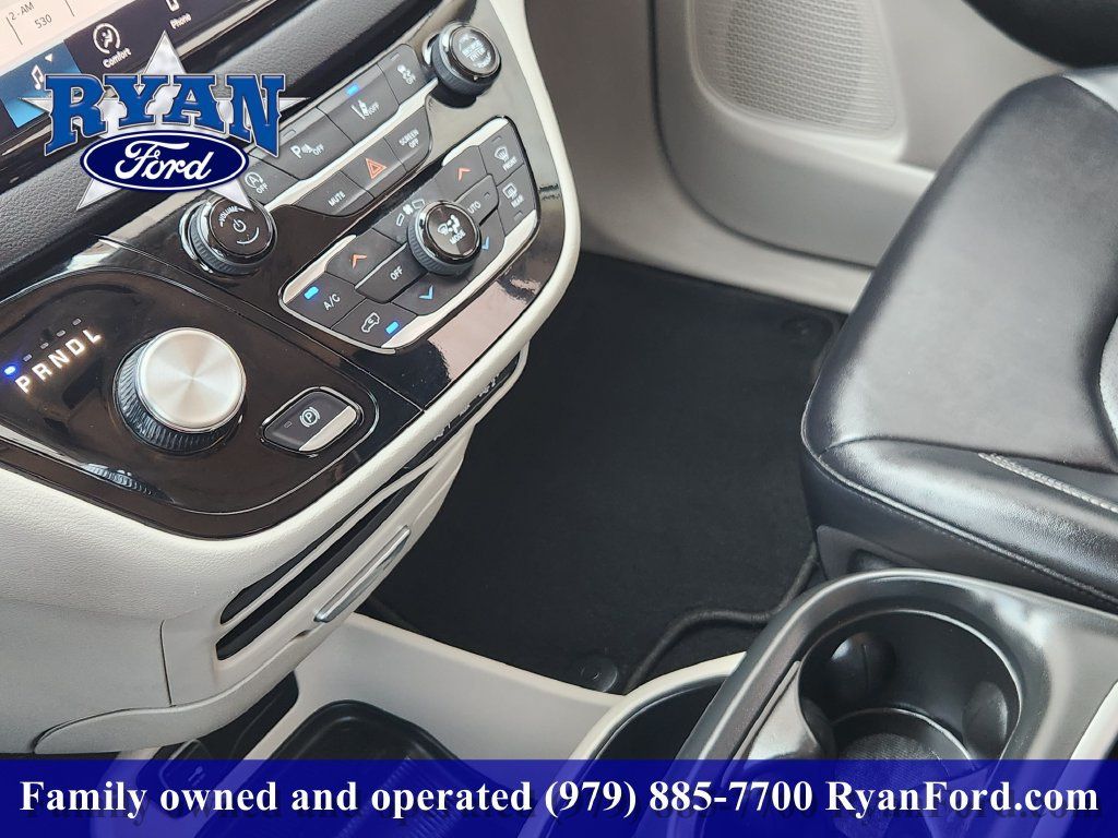 Used 2024 Chrysler Pacifica Touring-L FWD image 15
