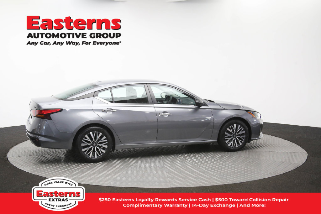 Used 2024 Nissan Altima 2.5 SV FWD image 46