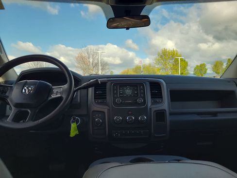 Used 2017 RAM 2500 Tradesman w/ Chrome Appearance Group image 18