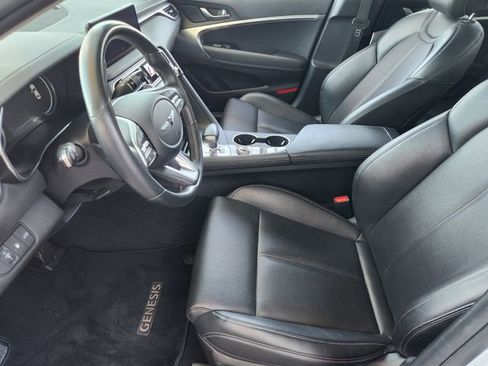 Used 2022 Genesis G70 2.0T image 10