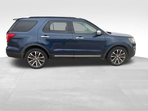Used 2016 Ford Explorer Platinum image 3
