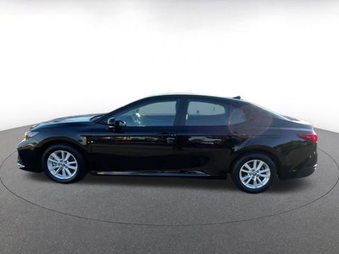 Used 2025 Toyota Camry LE image 9