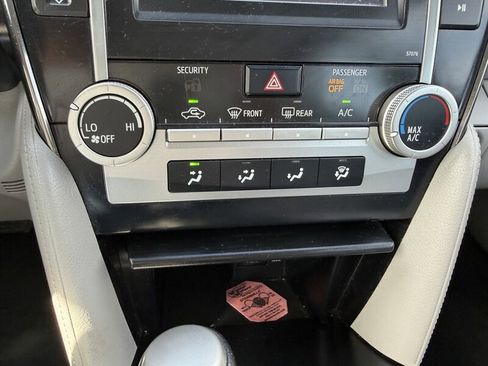 Used 2013 Toyota Camry LE FWD image 20