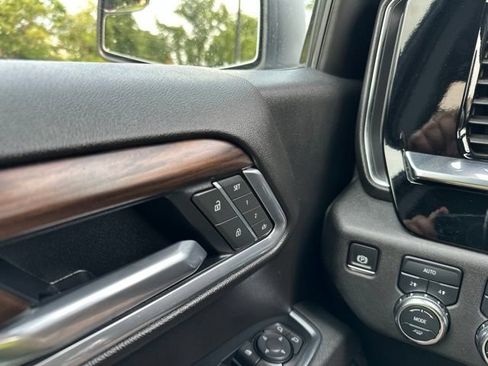 Used 2025 GMC Sierra 1500 SLT AWD/4WD image 39