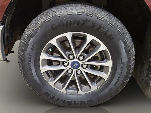 Used 2016 Ford F150 XLT w/ Equipment Group 302A Luxury AWD/4WD image 26