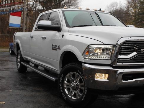 Used 2018 RAM 2500 Laramie w/ Snow Chief Group AWD/4WD image 3