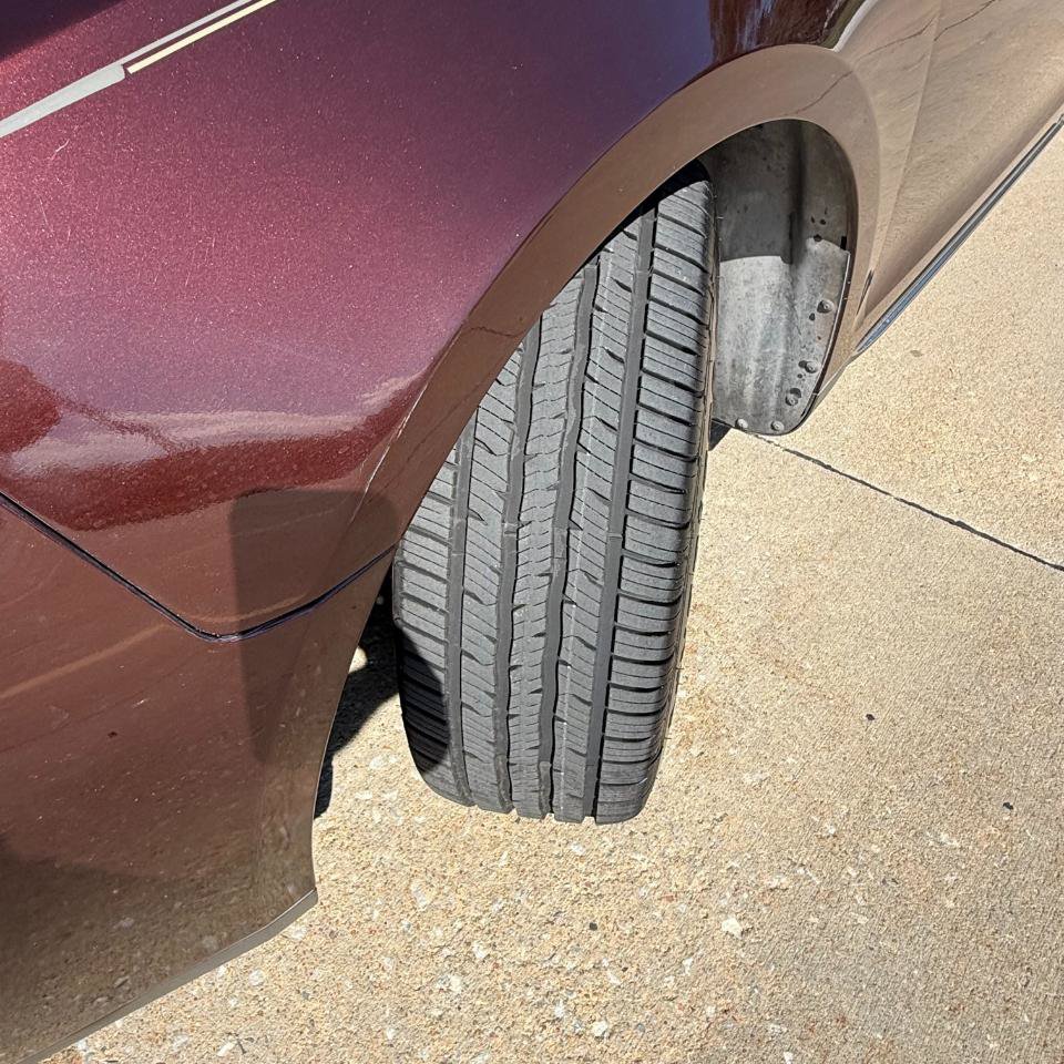 Used 2010 Lincoln MKS FWD image 19