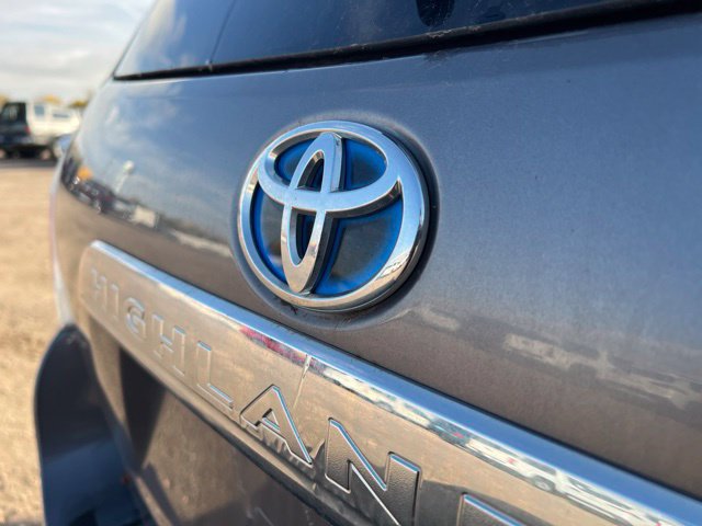 Used 2011 Toyota Highlander Limited AWD/4WD image 12