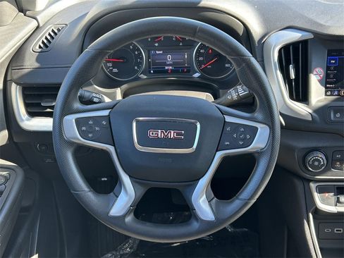 Used 2024 GMC Terrain SLE image 37