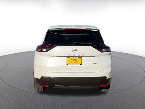 Used 2025 Nissan Rogue SV AWD/4WD image 12