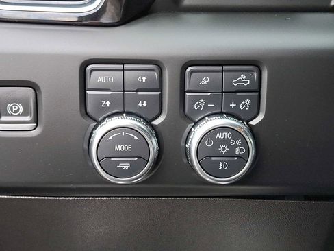 Certified 2024 GMC Sierra 3500 Denali w/ Denali Reserve Package image 26