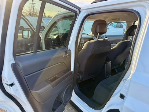 Used 2016 Jeep Patriot Sport w/ Power Value Group image 17