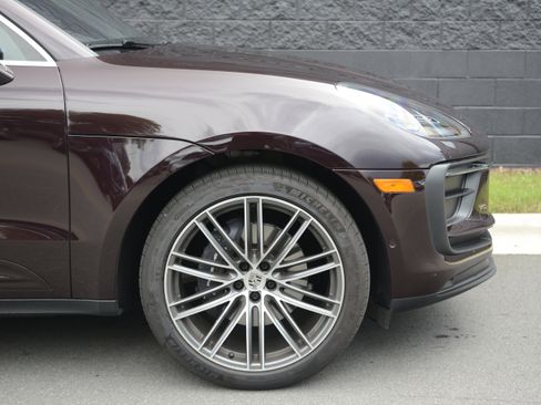 Certified 2026 Porsche Macan AWD/4WD image 41