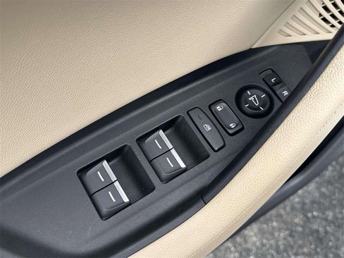 Used 2022 Acura TLX image 17