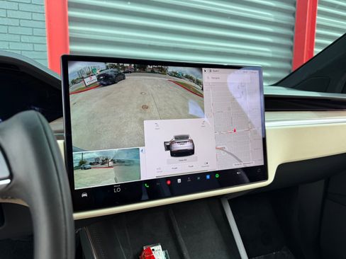 Used 2024 Tesla Model X image 21