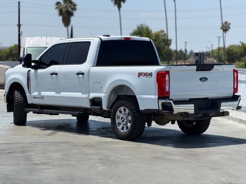Used 2024 Ford F250 XLT w/ FX4 Off-Road Package AWD/4WD image 3
