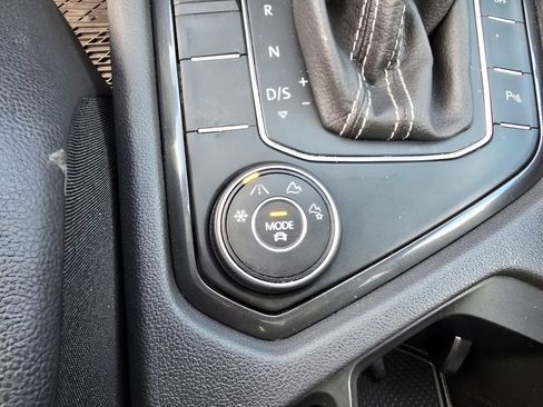 Used 2021 Volkswagen Tiguan SE R-Line image 20