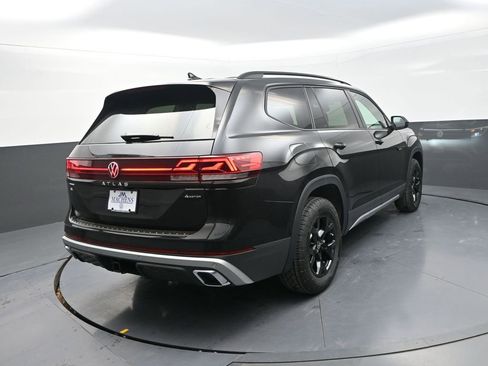 New 2026 Volkswagen Atlas Peak Edition AWD/4WD image 10