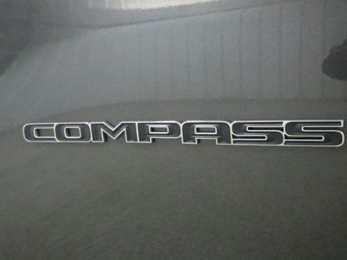 Used 2019 Jeep Compass Latitude w/ Popular Equipment Group FWD image 22