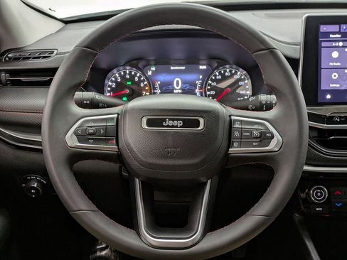 Used 2022 Jeep Compass Trailhawk AWD/4WD image 21