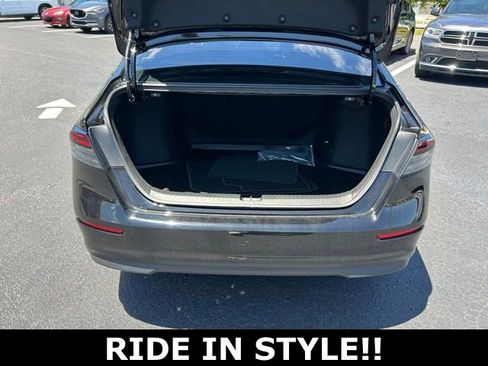 Used 2025 Honda Accord SE image 5