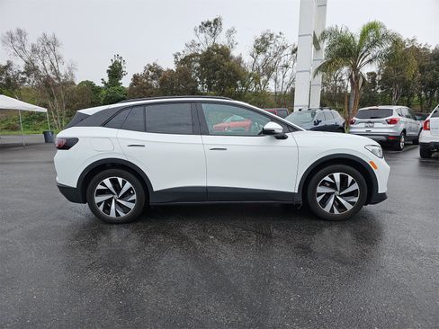 Used 2023 Volkswagen ID.4 2WD image 4
