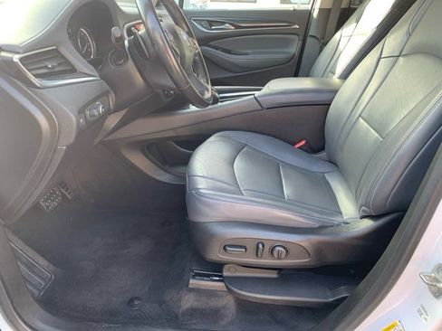Used 2020 Buick Enclave Essence FWD image 13