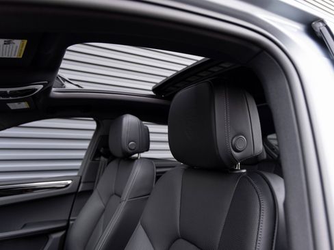 Used 2025 Porsche Macan image 24