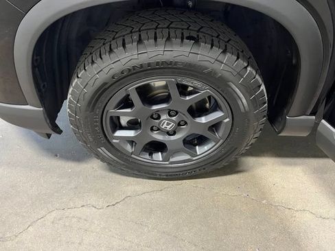 Used 2025 Honda Pilot TrailSport image 30