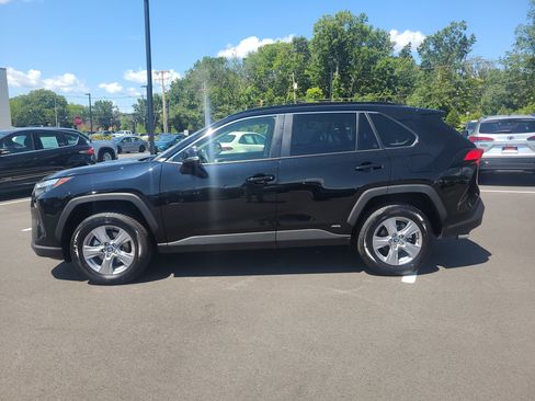 Certified 2025 Toyota RAV4 XLE AWD/4WD image 8