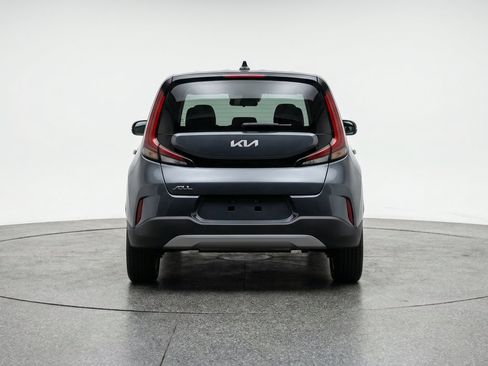 Used 2025 Kia Soul LX w/ LX Technology Package FWD image 7