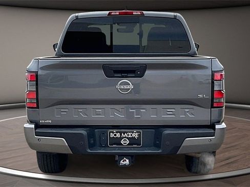 Certified 2024 Nissan Frontier SL w/ Technology Package image 4