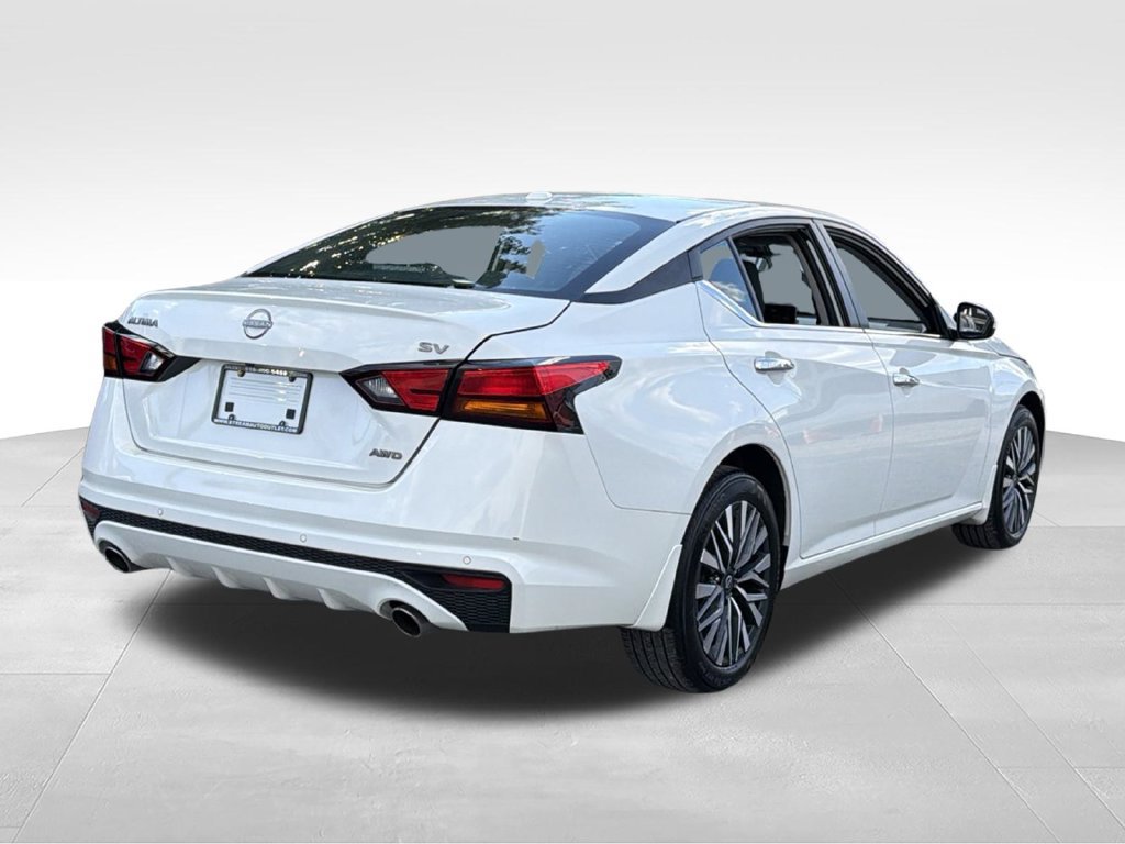 Used 2024 Nissan Altima 2.5 SV w/ SV Premium Package AWD/4WD image 7
