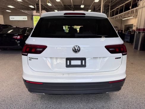 Used 2019 Volkswagen Tiguan SE w/ Panoramic Sunroof Package image 4