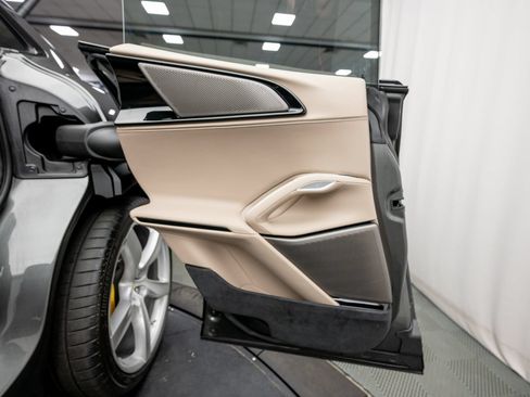 Used 2026 Ferrari Purosangue AWD/4WD image 23